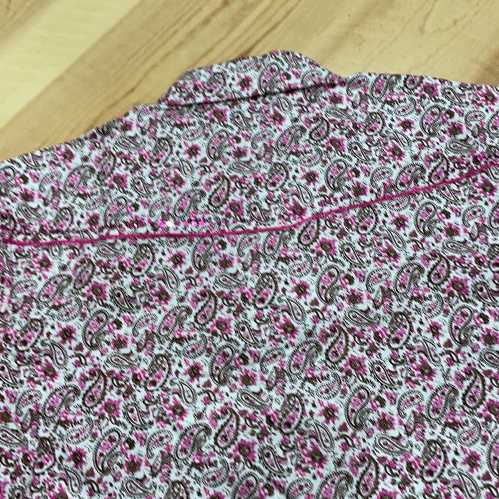 Great Christmas gift!! New Cowgirl Hardware button down western shirt. - Picture 7 of 7